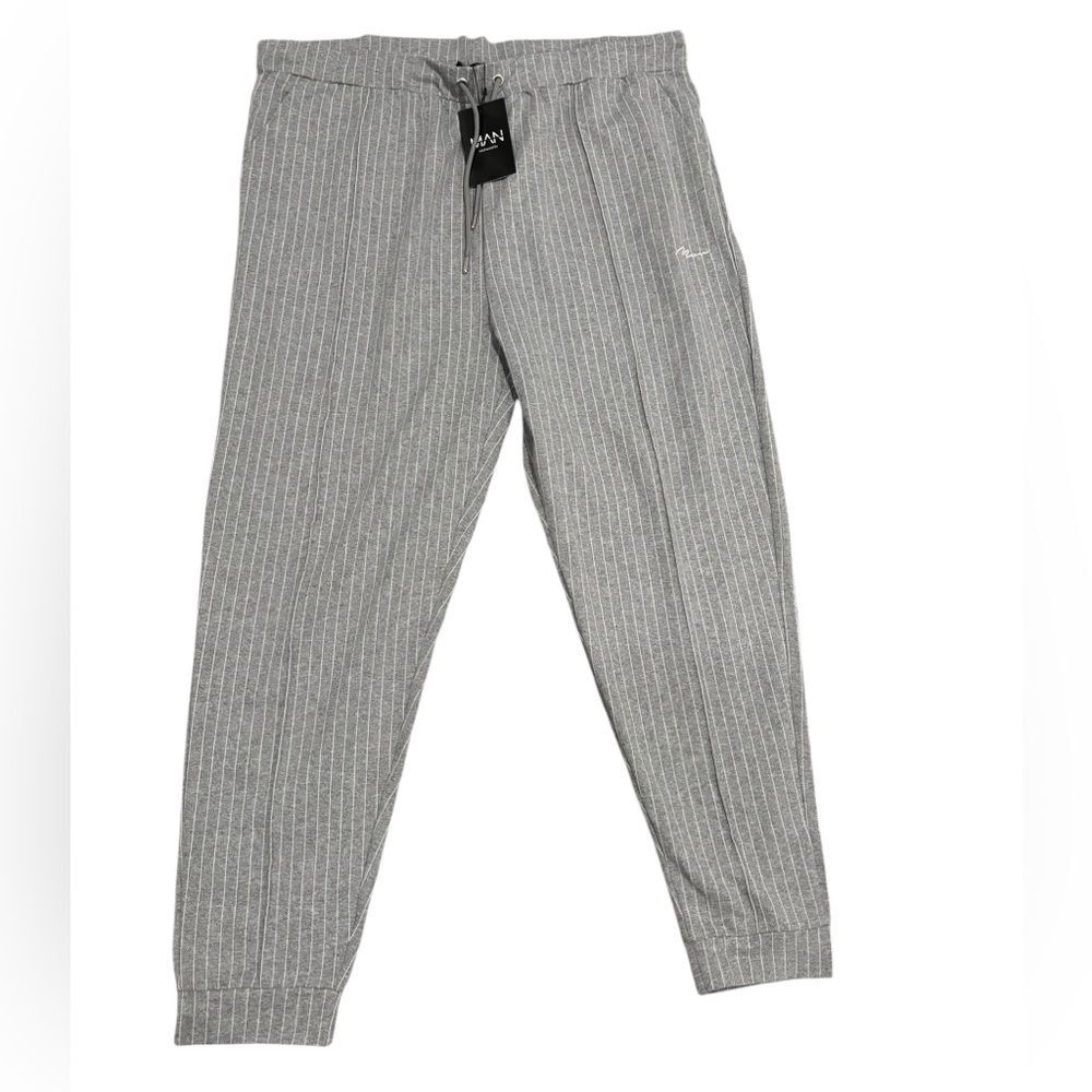NWT Boohoo Men’s Big & Tall Gray Pinstripe Jacquard Jogger Pants-4X